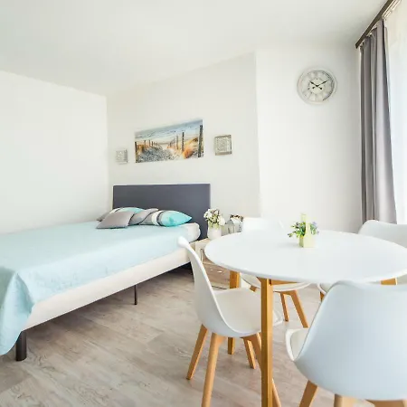 Apartament Awangardia 250M Od Morza Kołobrzeg Exterior foto